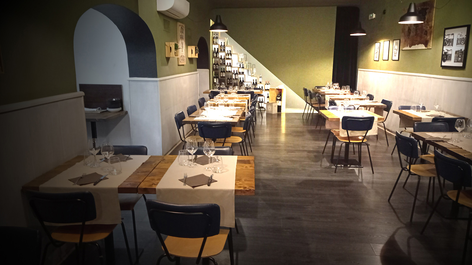 Sala ristorante con cucina a vista La Bohème Firenze